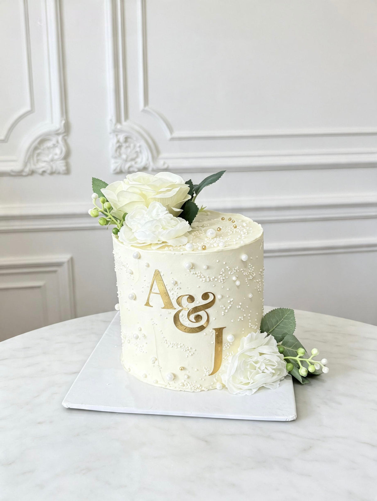 Pearl & Cream cake from Saaaaiscakes Karachi