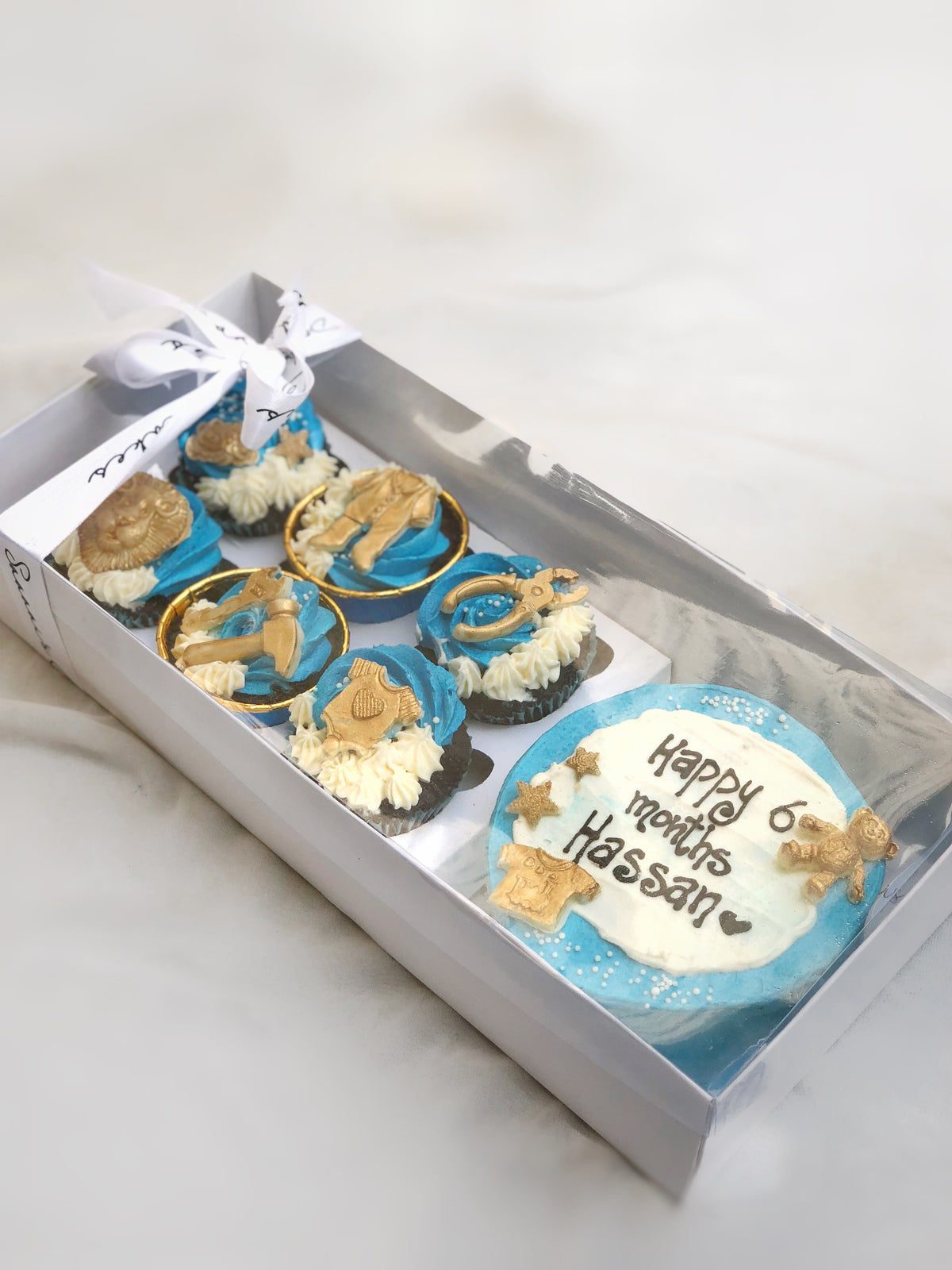 Complete gifting cake from Saaaaiscakes Karachi