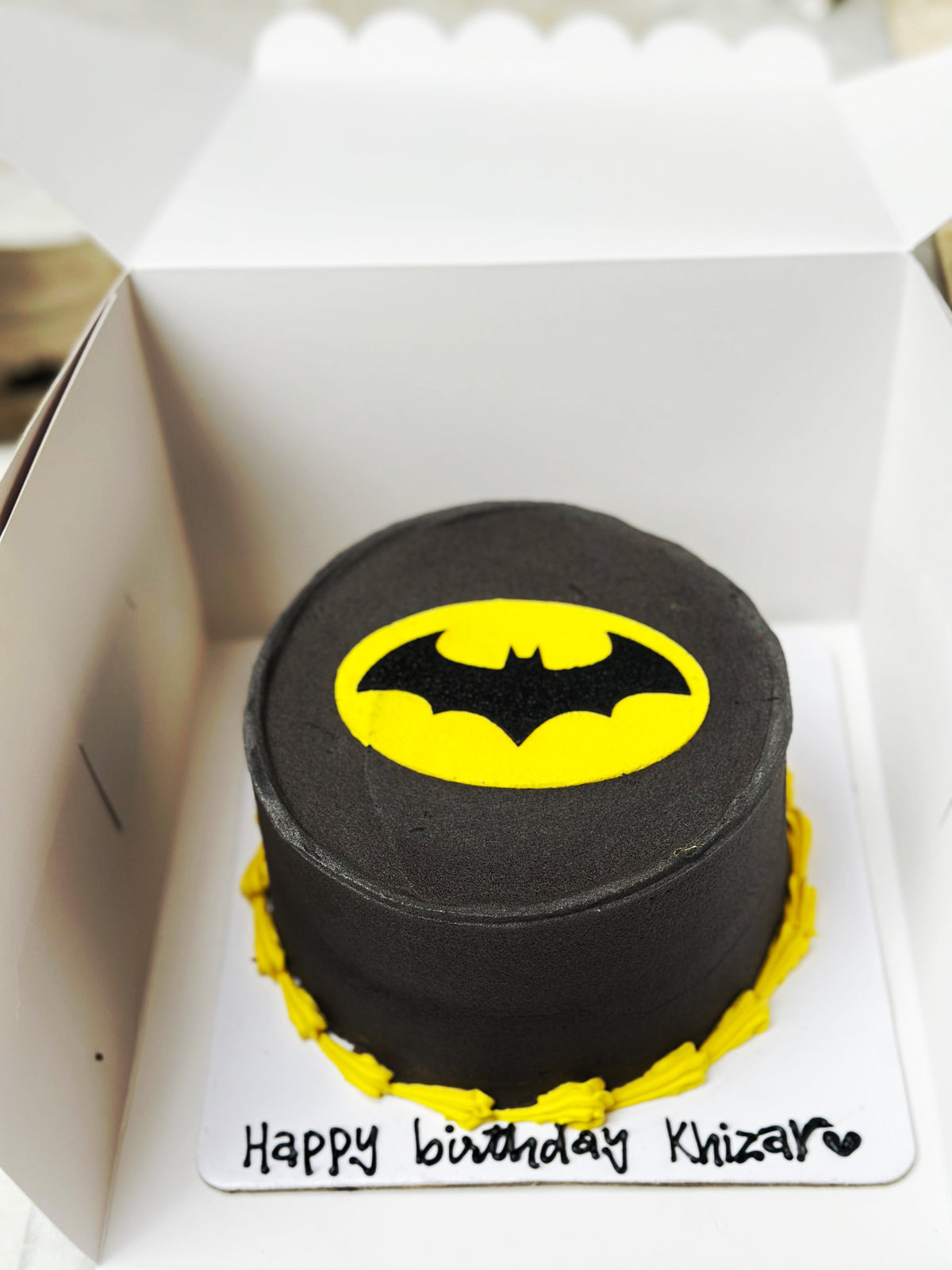batman cake from Saaaaiscakes Karachi