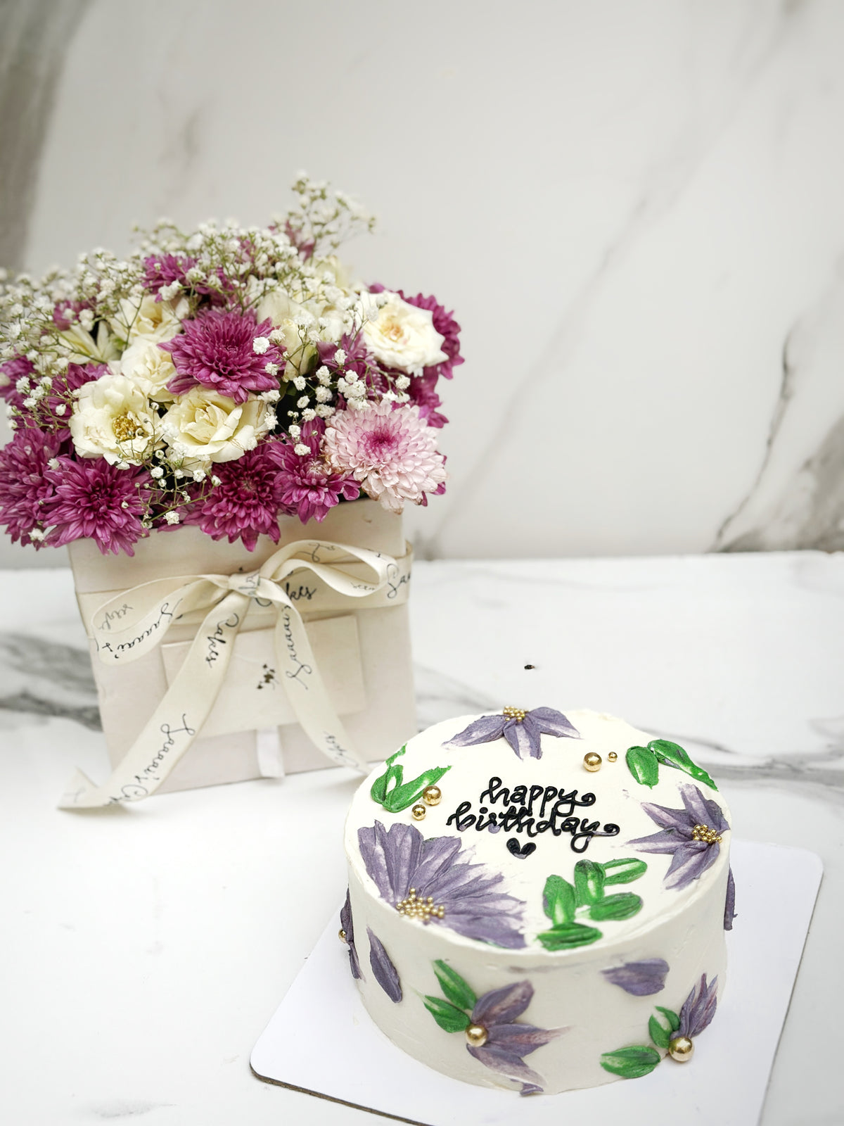 Duo gifting cake from Saaaaiscakes Karachi
